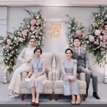 จัดดอกไม้ประดิษฐ์ใส่พาน - Nida Flora & Motana J Vegan 