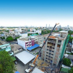 รถบรรทุกติดเครน
