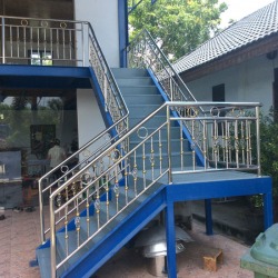 ราวบันไดสแตนเลส