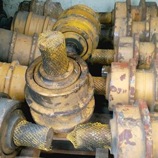 CARRIER TOP ROLLER CARRIER TOP ROLLER  อะไหล่รถแทรคเตอร์  อะไหล่รถขุด  อะไหล่รถตัก 