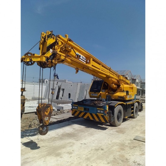 Rent a 25 ton crane Rent a 25 ton crane 