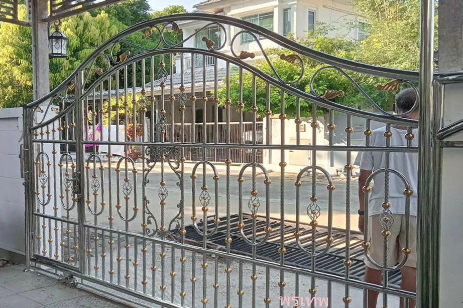 ร้านทำประตูรั้วสแตนเลสดัดปทุมธานี-พรเทพเจริญการช่าง ร้านทำประตูรั้วสแตนเลสดัดปทุมธานี-พรเทพเจริญการช่าง