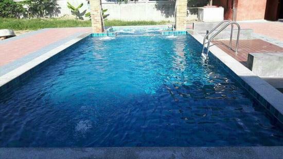 สร้างสระว่ายน้ำคอนโดมีเนียม เชียงใหม่.jpg